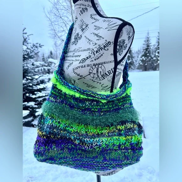 Vibrant Multicolor Knit Tote Bag - Picture 5 of 17